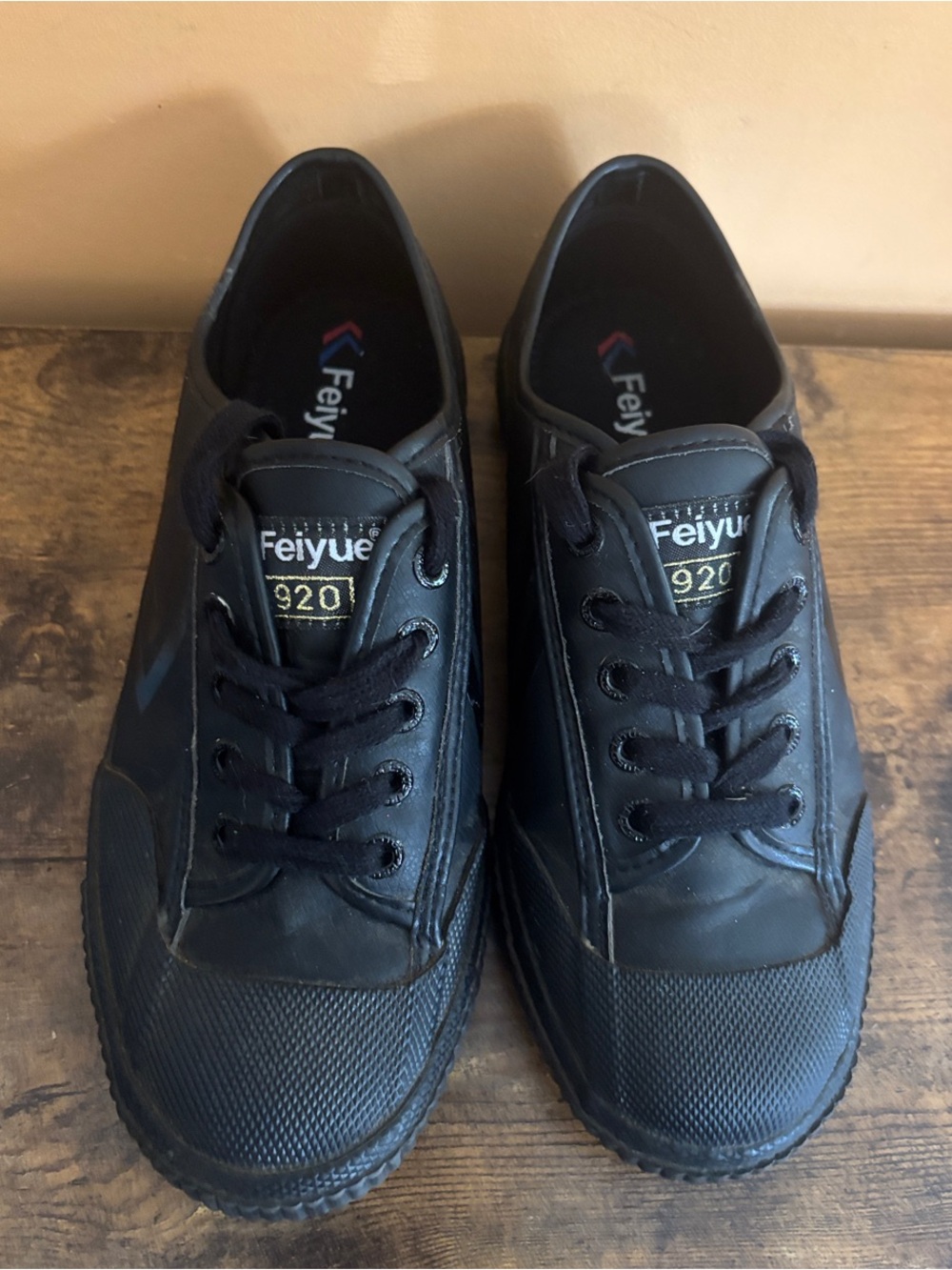 Feiyue Men's Black 920 Lace-Up Sneakers